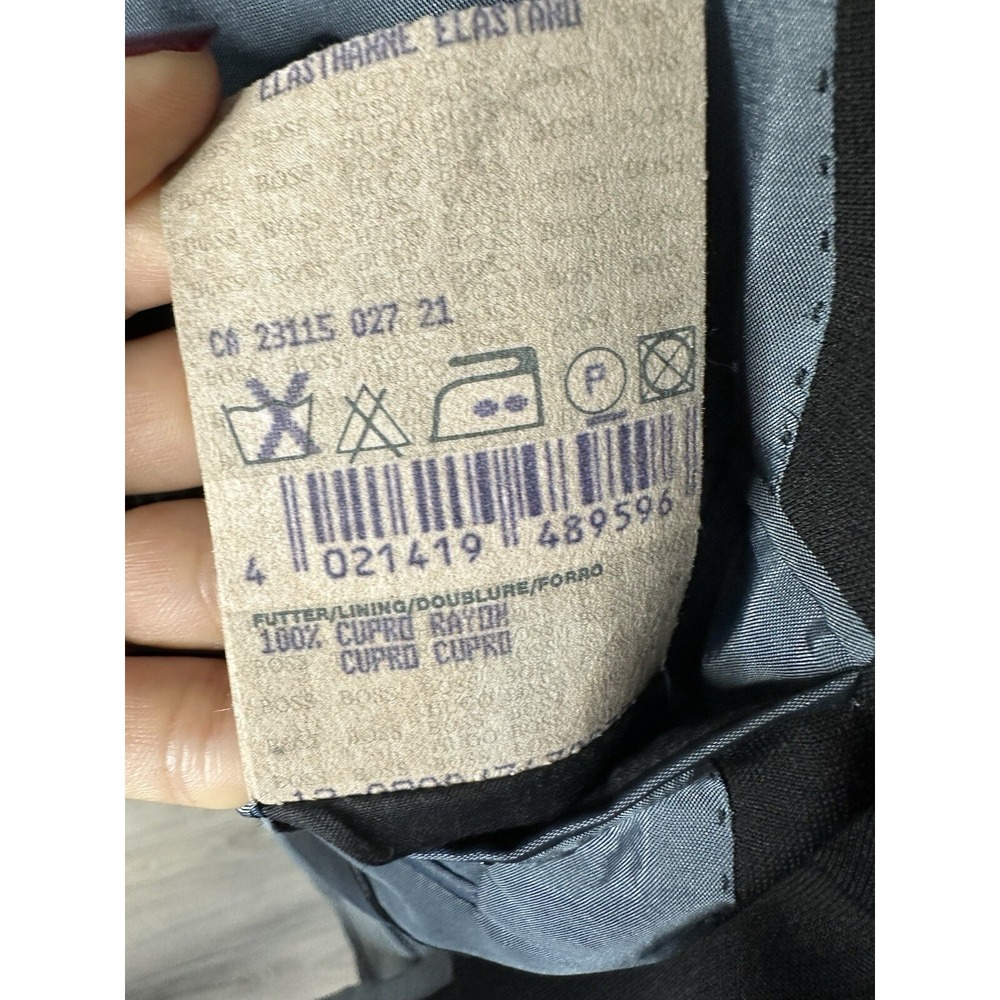 Hugo Boss Men's Suit 2 Pc  96% Wool /4 Spandex Size US 48 L  (s147) - Picture 7 of 12